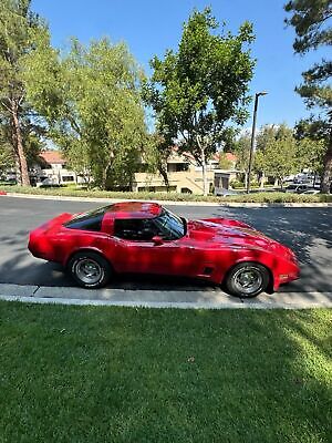 Chevrolet-Corvette-Coupe-1982-7