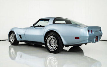 Chevrolet-Corvette-Coupe-1982-9