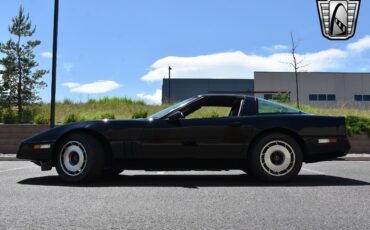 Chevrolet-Corvette-Coupe-1984-3