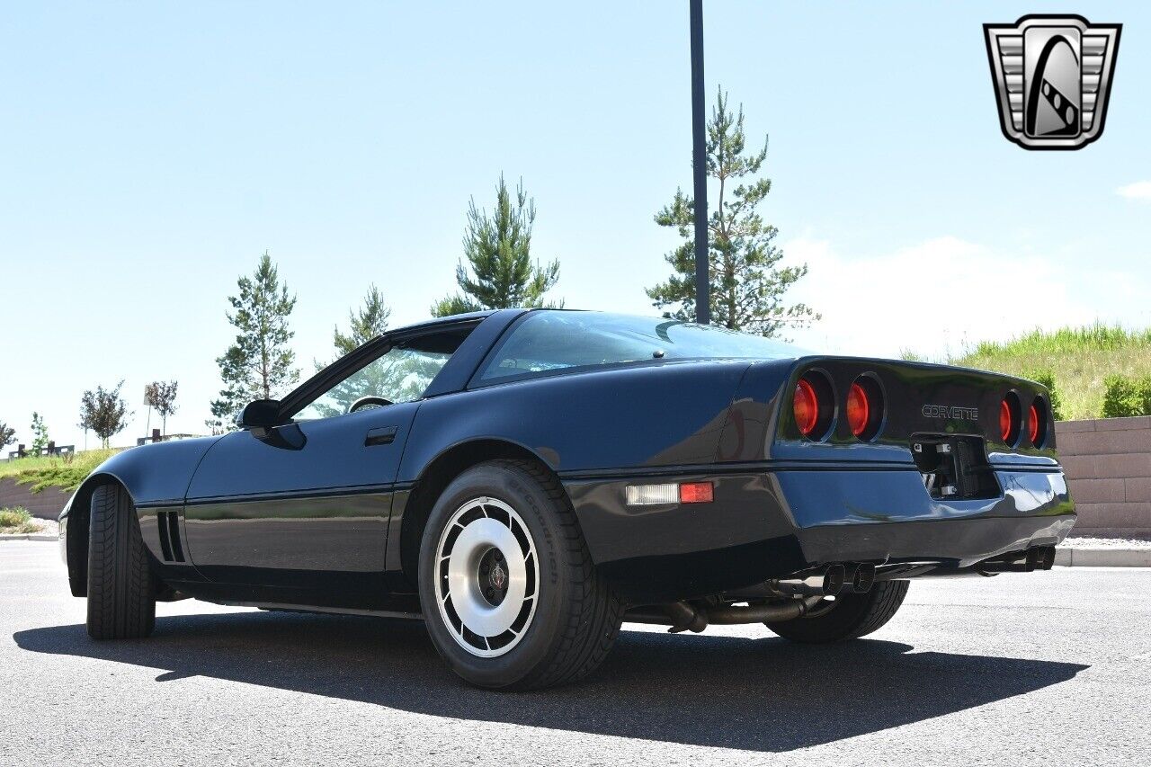 Chevrolet-Corvette-Coupe-1984-4