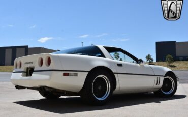 Chevrolet-Corvette-Coupe-1984-6