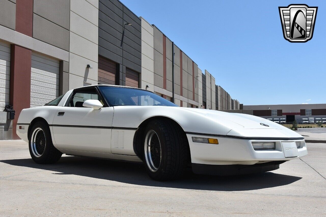 Chevrolet-Corvette-Coupe-1984-8