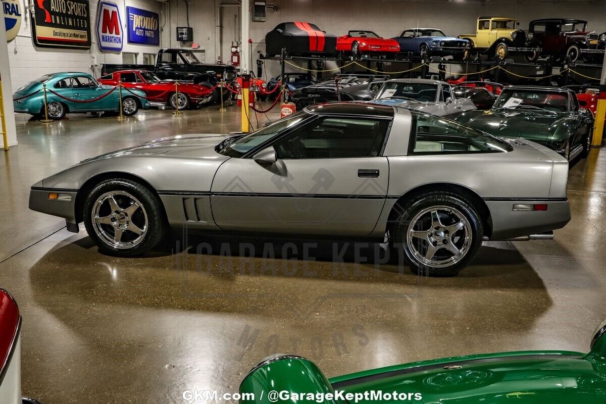 Chevrolet-Corvette-Coupe-1985-10