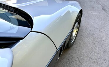 Chevrolet-Corvette-Coupe-1985-16