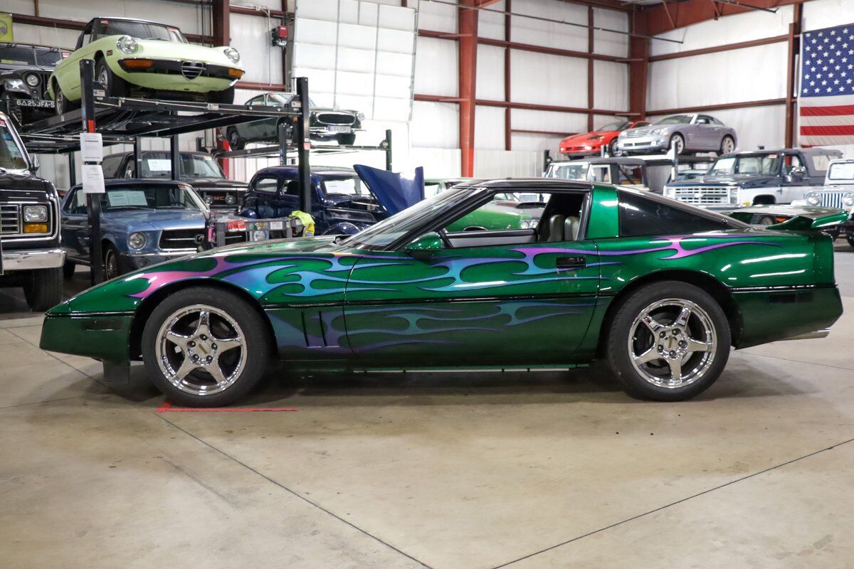 Chevrolet-Corvette-Coupe-1985-3