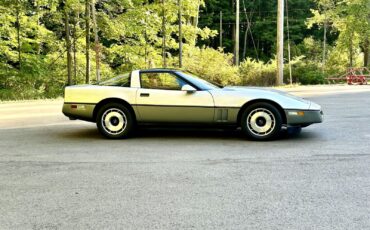 Chevrolet-Corvette-Coupe-1985-5