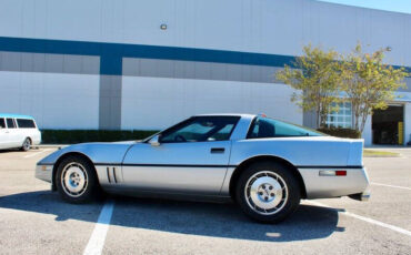 Chevrolet-Corvette-Coupe-1986-10