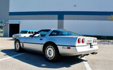 Chevrolet-Corvette-Coupe-1986-11