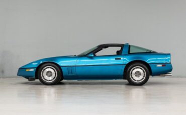 Chevrolet-Corvette-Coupe-1987-2