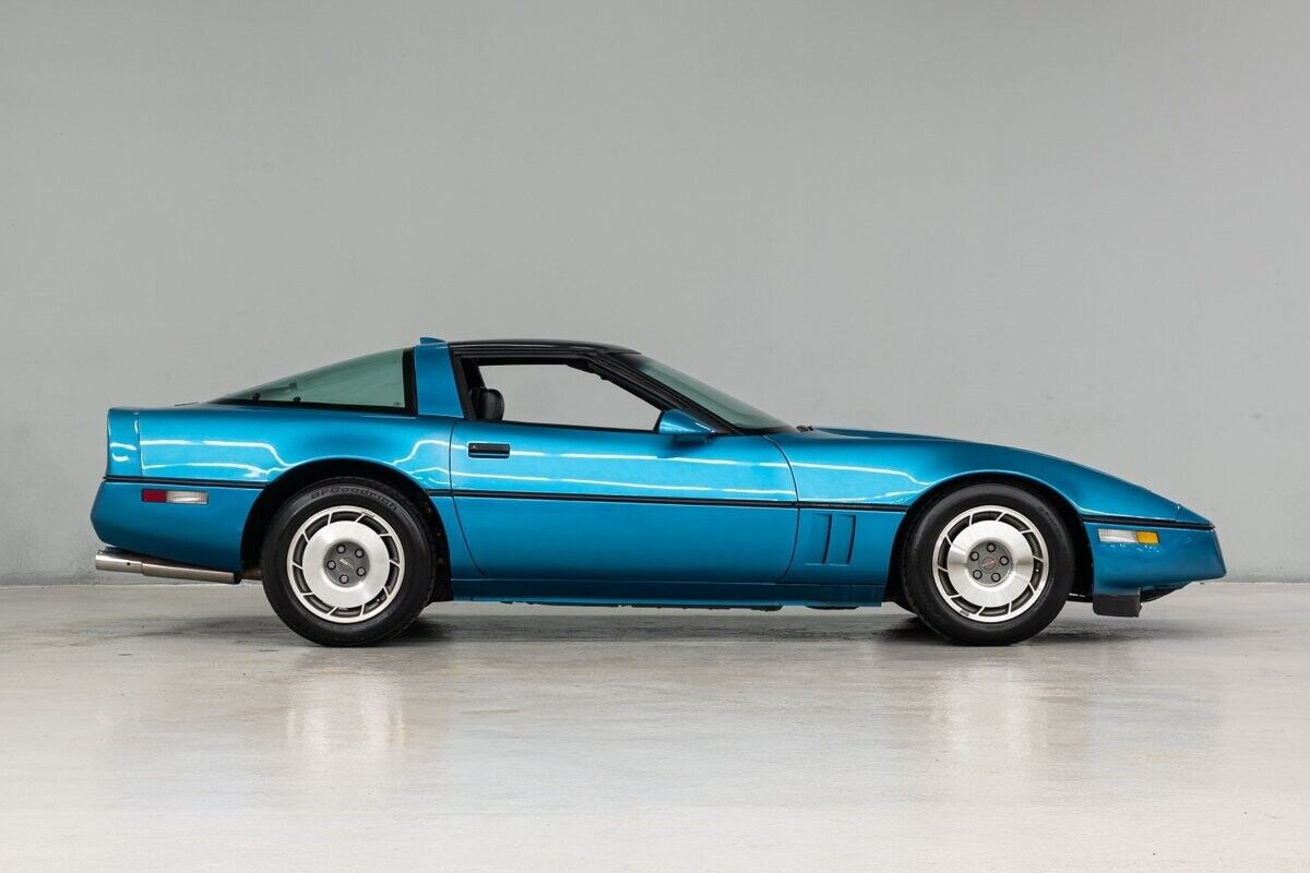 Chevrolet-Corvette-Coupe-1987-7