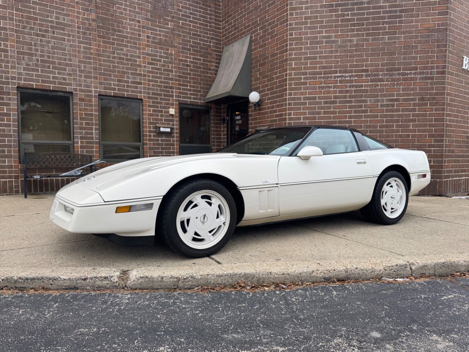 Chevrolet-Corvette-Coupe-1988-1