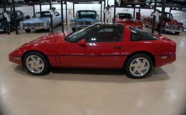 Chevrolet-Corvette-Coupe-1988-2