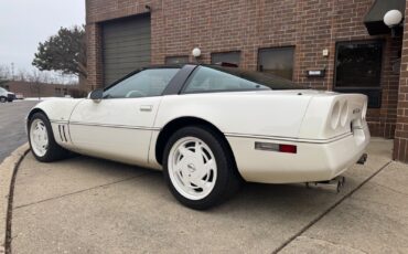 Chevrolet-Corvette-Coupe-1988-3