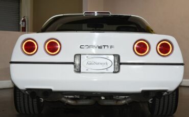 Chevrolet-Corvette-Coupe-1990-1