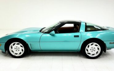 Chevrolet-Corvette-Coupe-1991-1