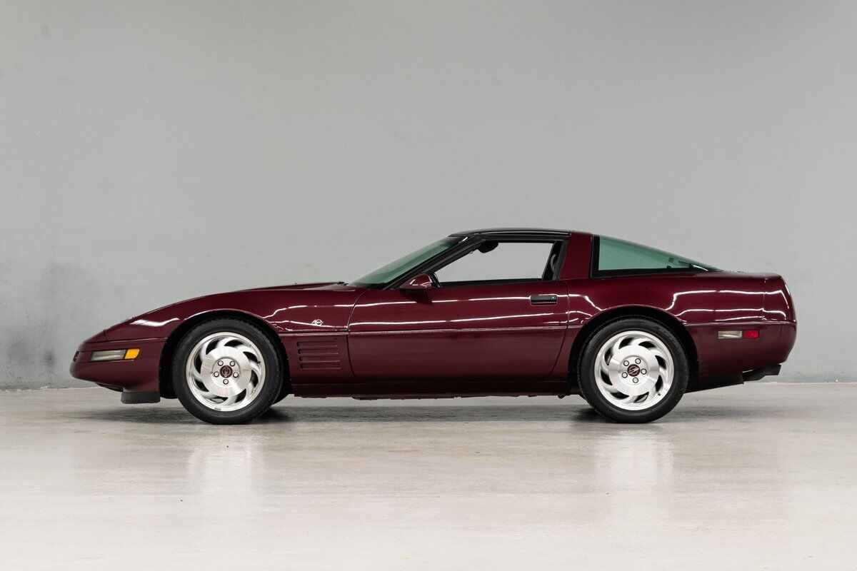 Chevrolet-Corvette-Coupe-1993-2