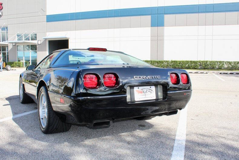 Chevrolet-Corvette-Coupe-1995-11