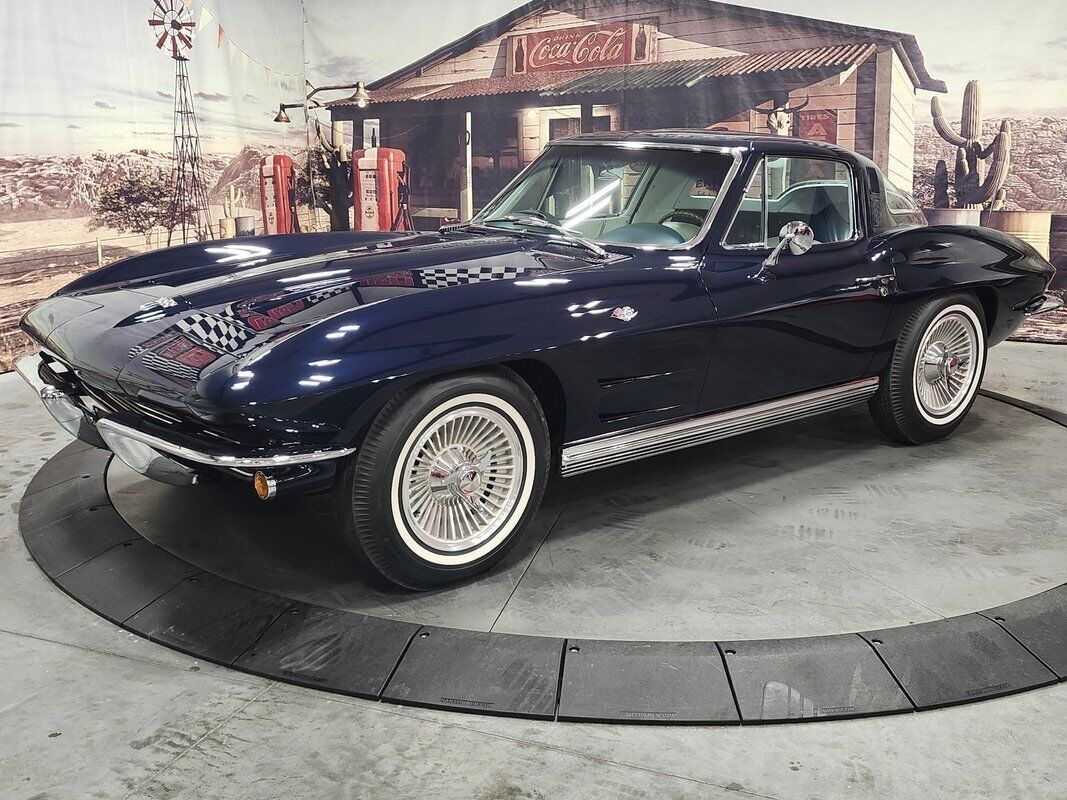 Chevrolet-Corvette-Coupe-327365-4sp-1964-1