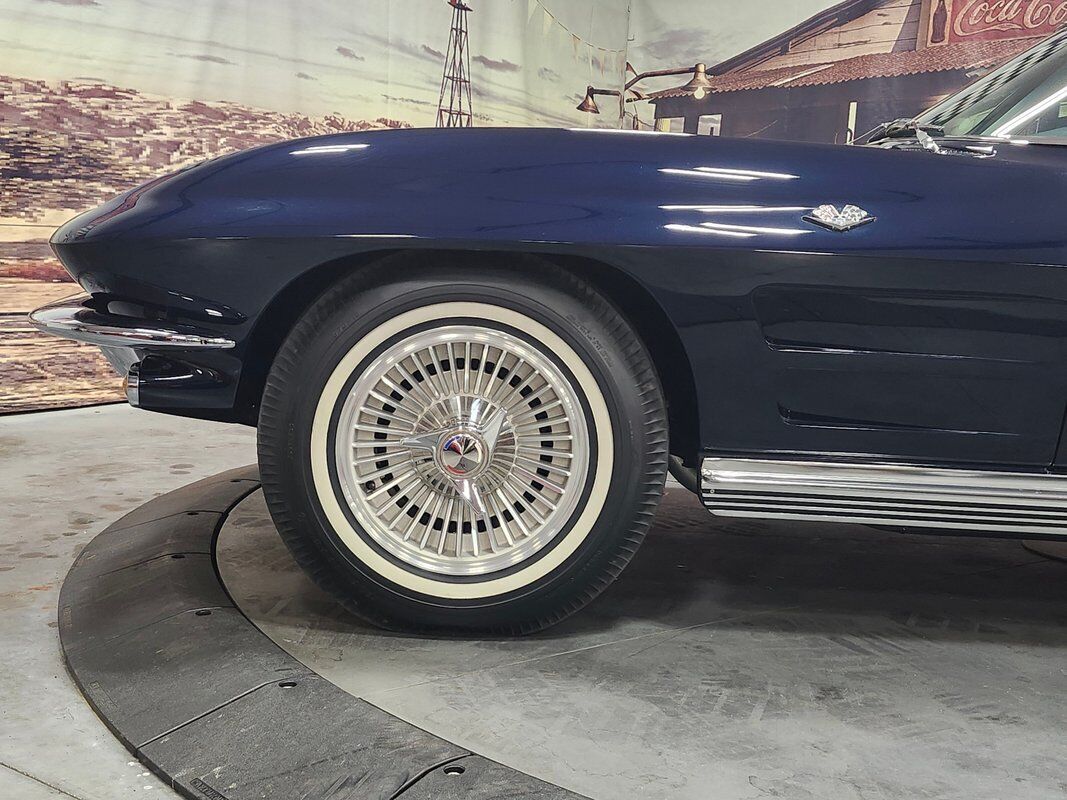 Chevrolet-Corvette-Coupe-327365-4sp-1964-4