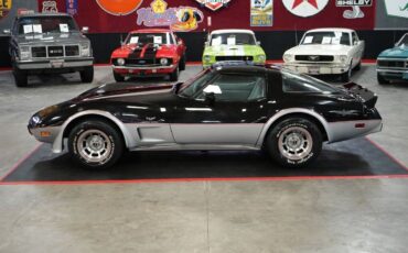 Chevrolet-Corvette-Indianapolis-500-Pace-Car-Edition-Coupe-1978-10