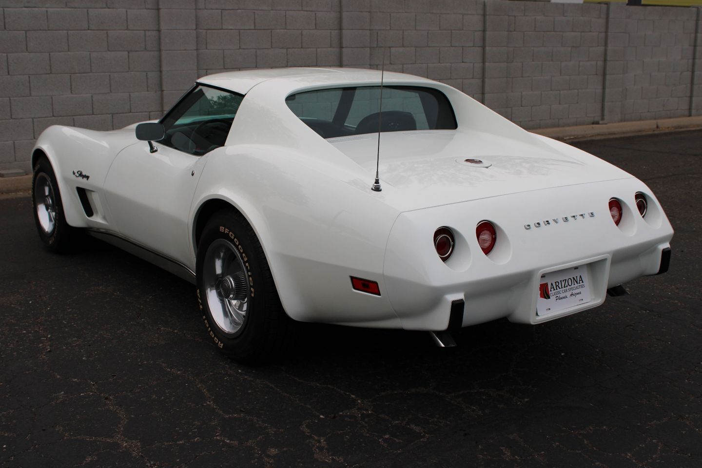 Chevrolet-Corvette-L-48-1975-30