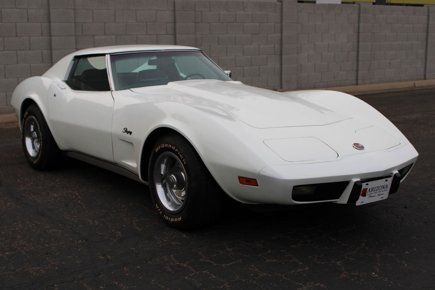 Chevrolet-Corvette-L-48-1975-9