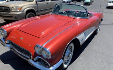 Chevrolet-Corvette-convertible-1961-2