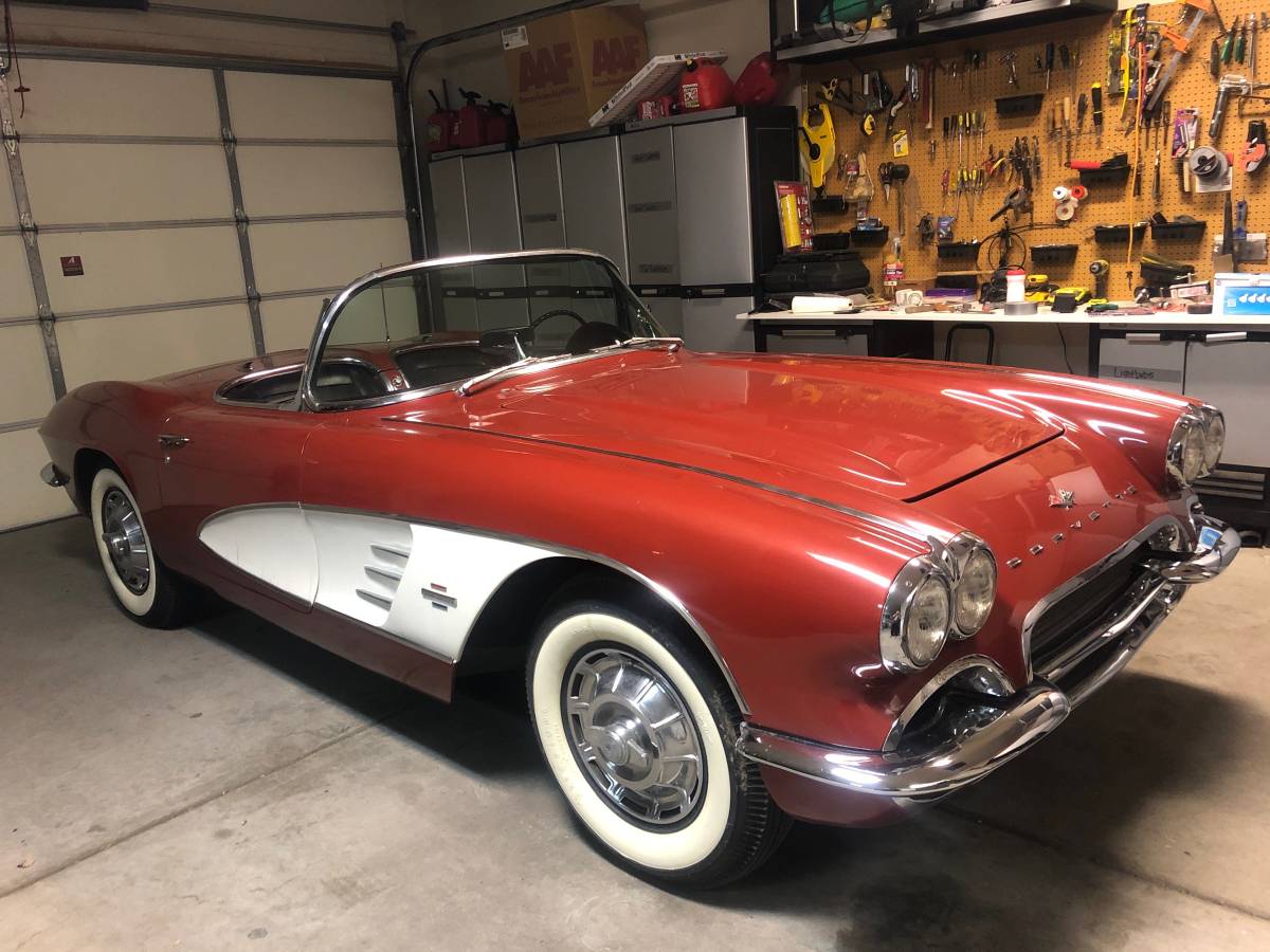 Chevrolet-Corvette-convertible-1961-3