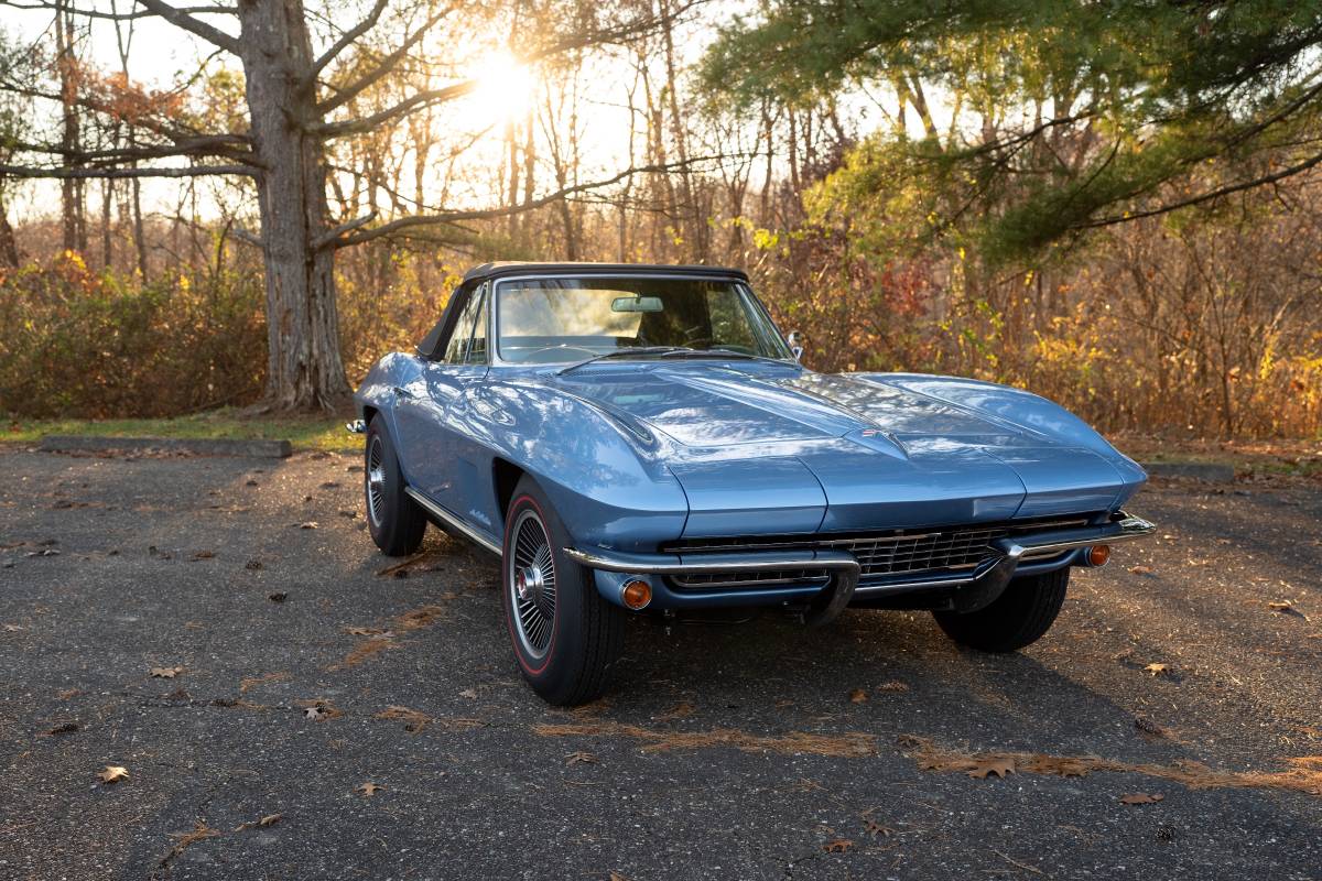 Chevrolet-Corvette-convertible-1967