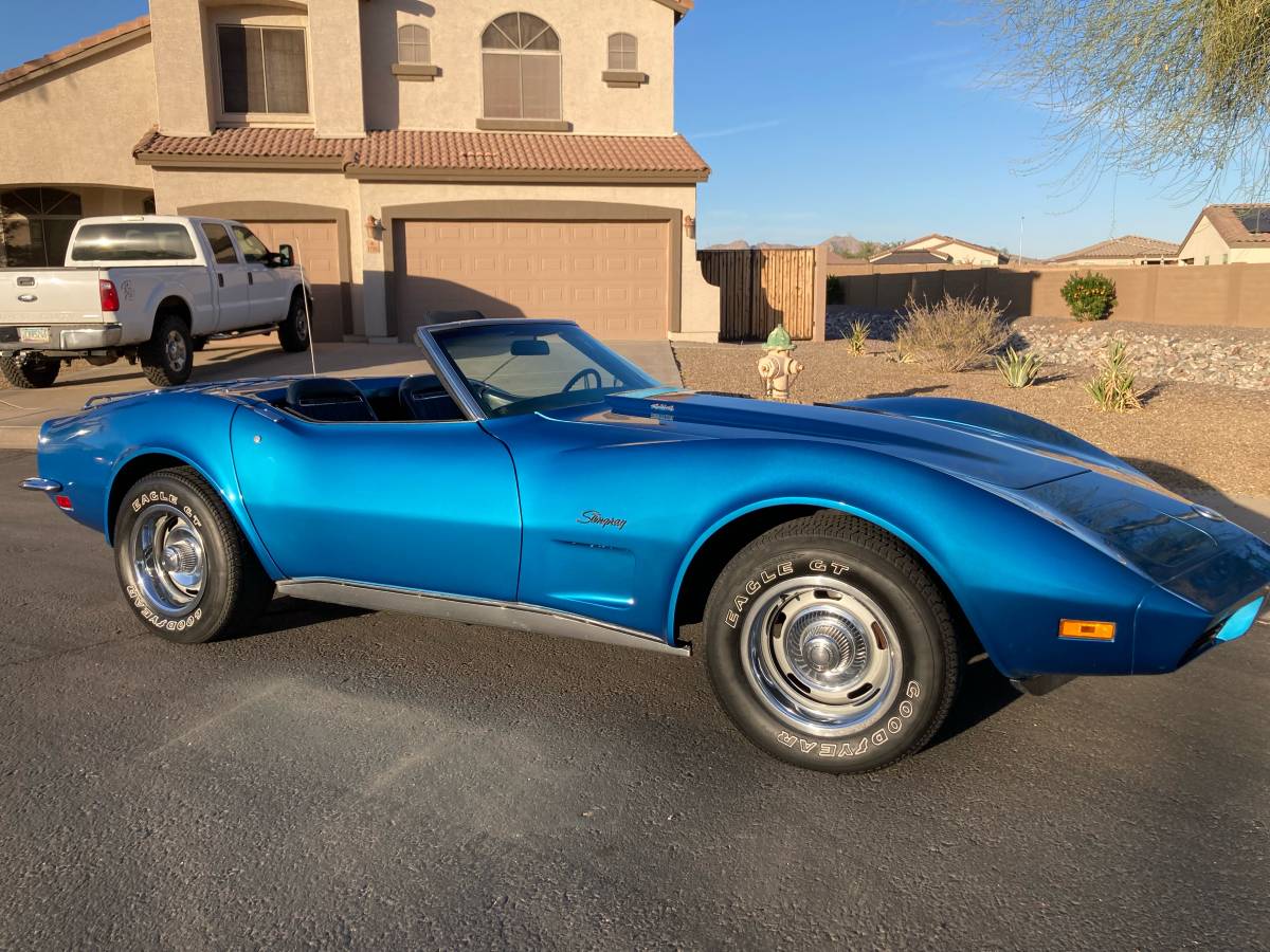 Chevrolet-Corvette-convertible-1973-1