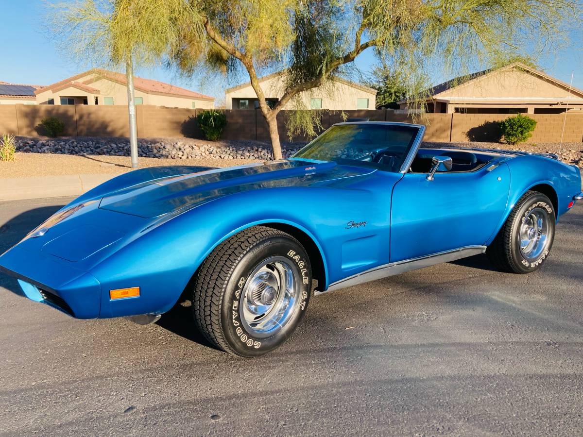 Chevrolet-Corvette-convertible-1973-2