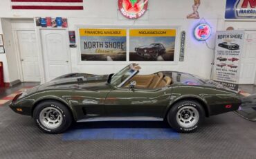 Chevrolet-Corvette-convertible-1974-1