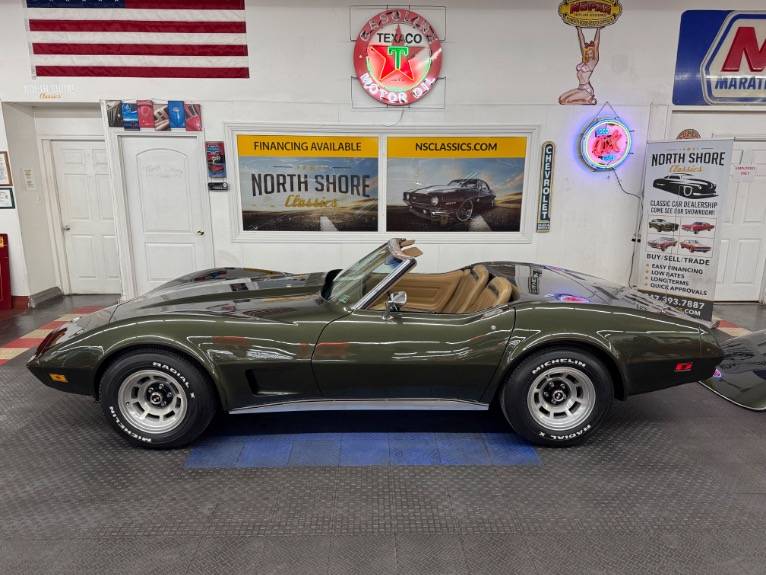 Chevrolet-Corvette-convertible-1974-1