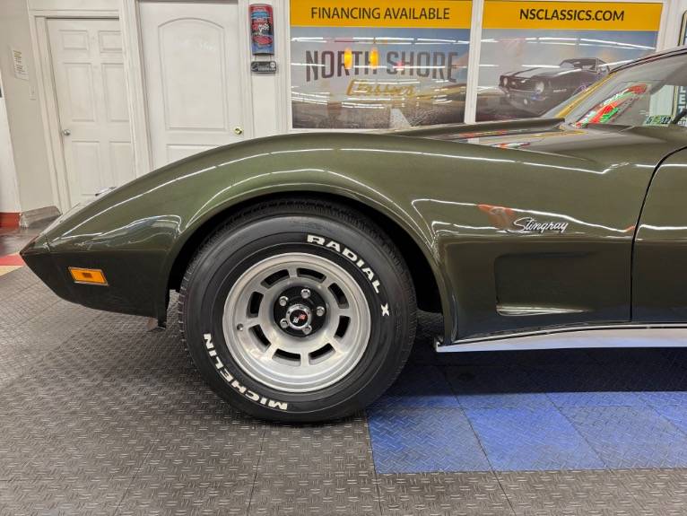 Chevrolet-Corvette-convertible-1974-3