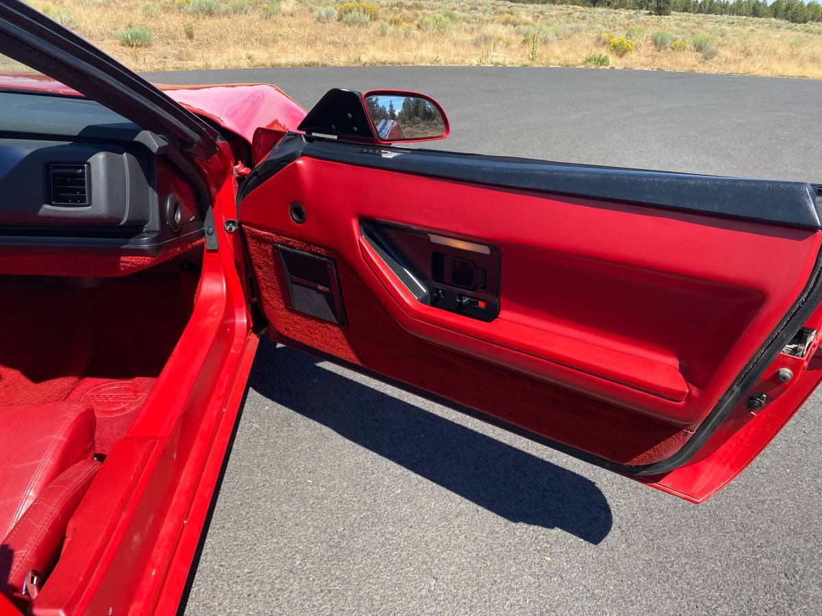 Chevrolet-Corvette-convertible-1986-11