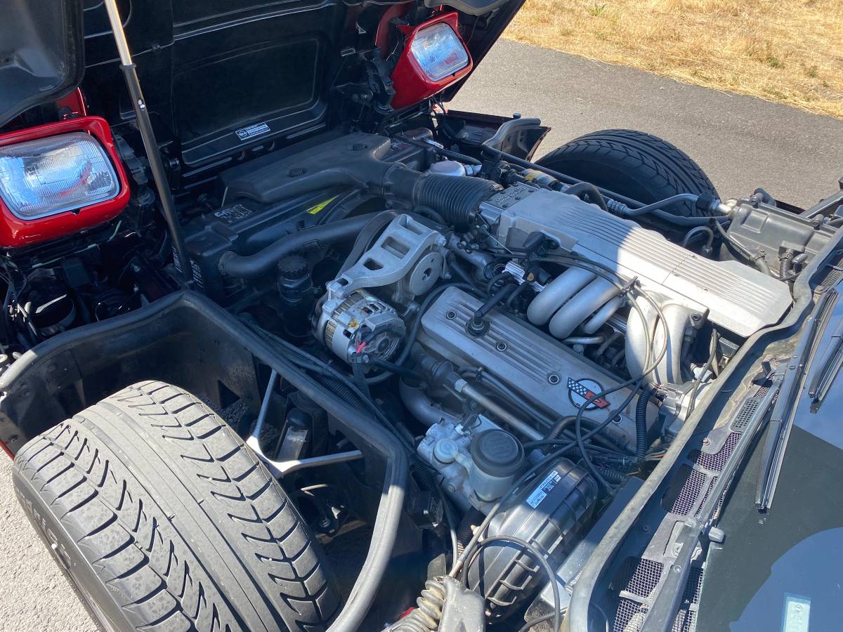 Chevrolet-Corvette-convertible-1986-16