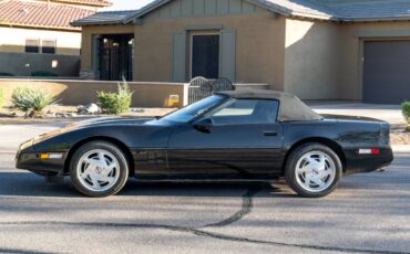 Chevrolet-Corvette-convertible-1989-1