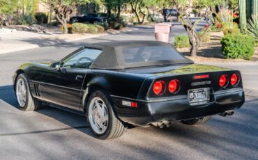 Chevrolet-Corvette-convertible-1989-2