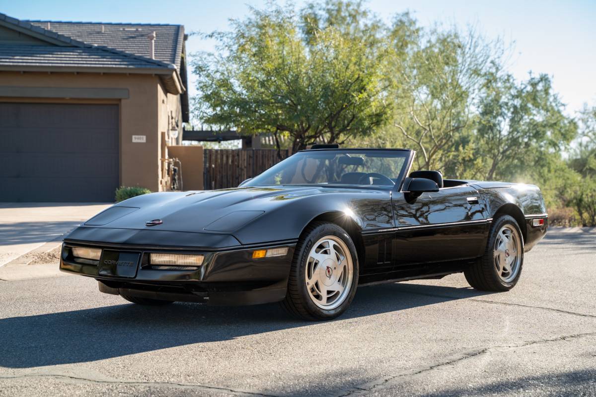 Chevrolet-Corvette-convertible-1989-9