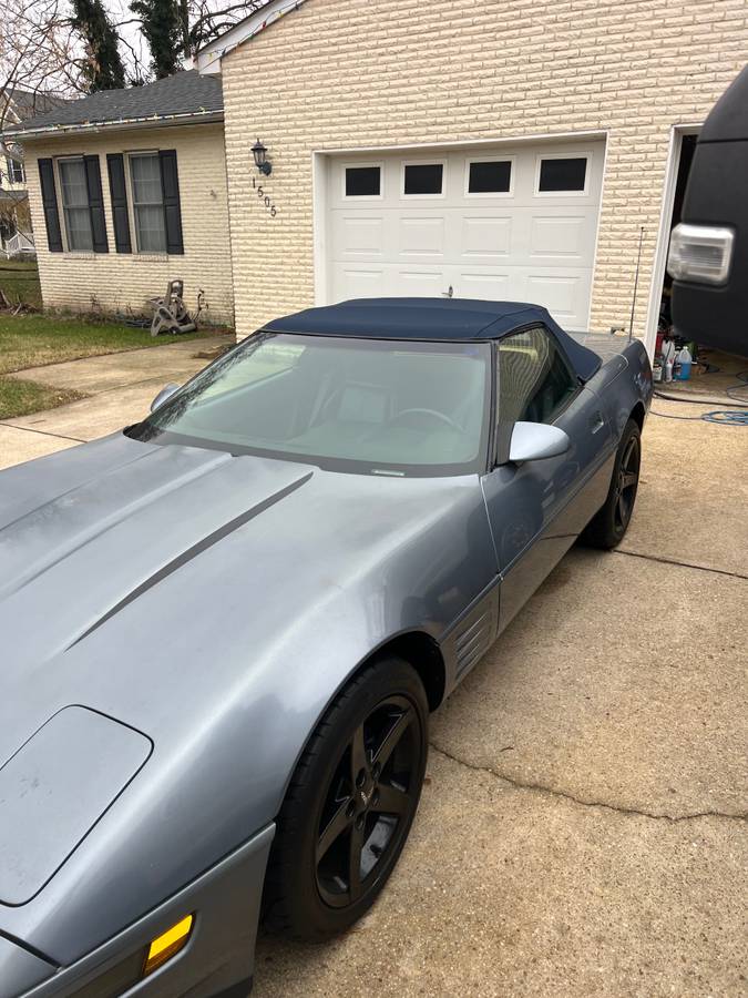 Chevrolet-Corvette-convertible-1991-2