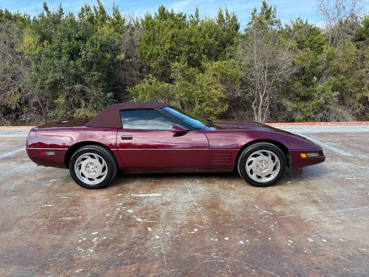 Chevrolet-Corvette-convertible-1993-12