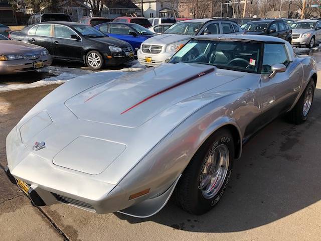 Chevrolet-Corvette-coupe-1979-1