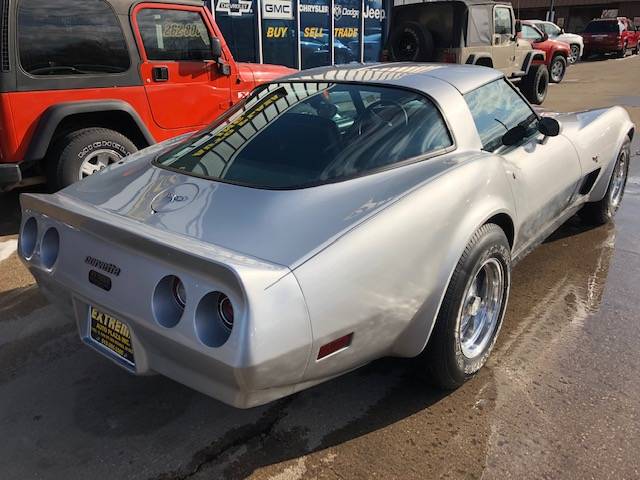 Chevrolet-Corvette-coupe-1979-3