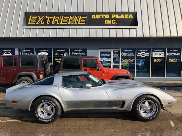 Chevrolet-Corvette-coupe-1979-4