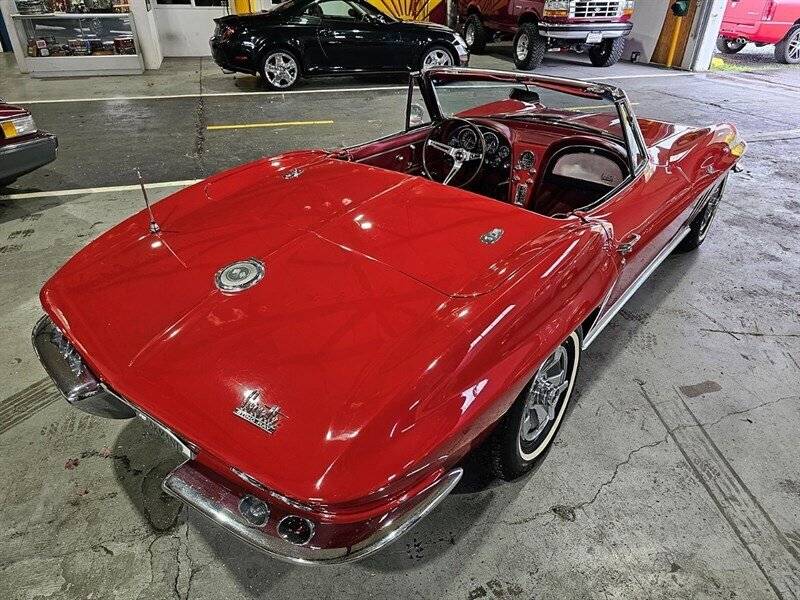 Chevrolet-Corvette-roadster-1966-1