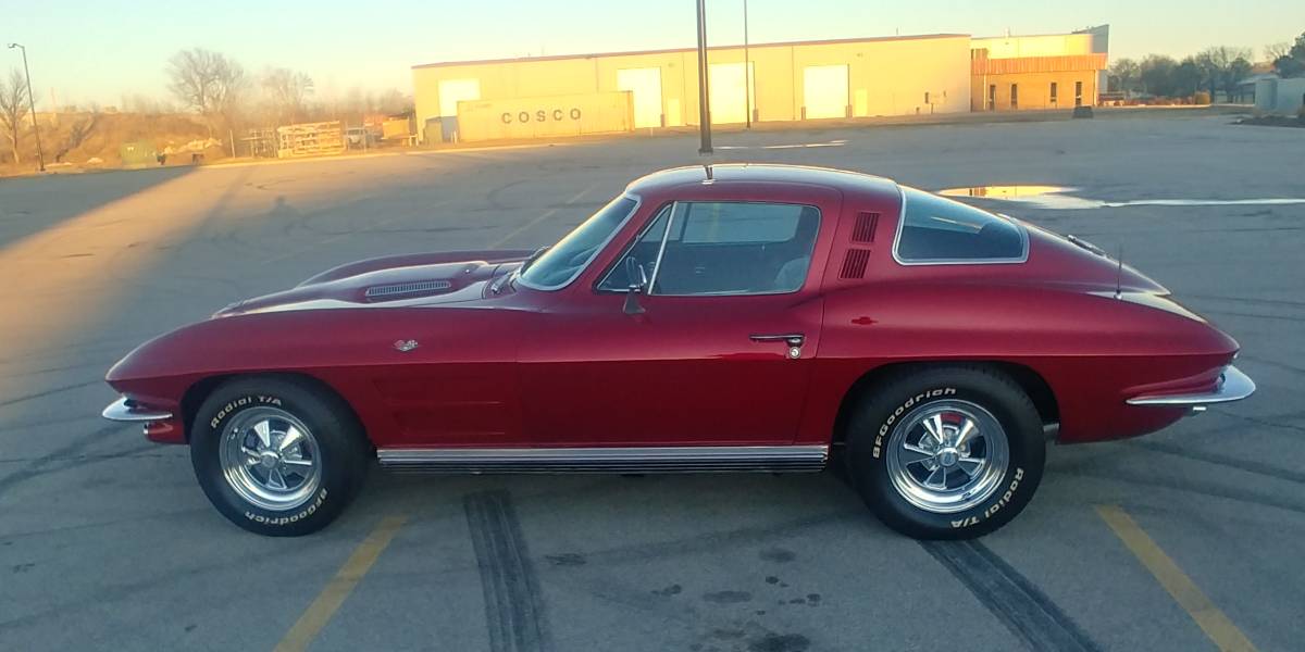 Chevrolet-Corvette-stingray-1964-2