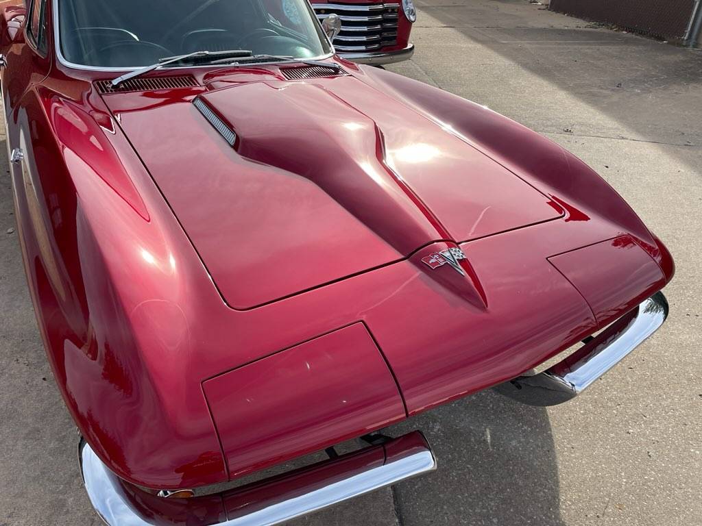 Chevrolet-Corvette-stingray-1964