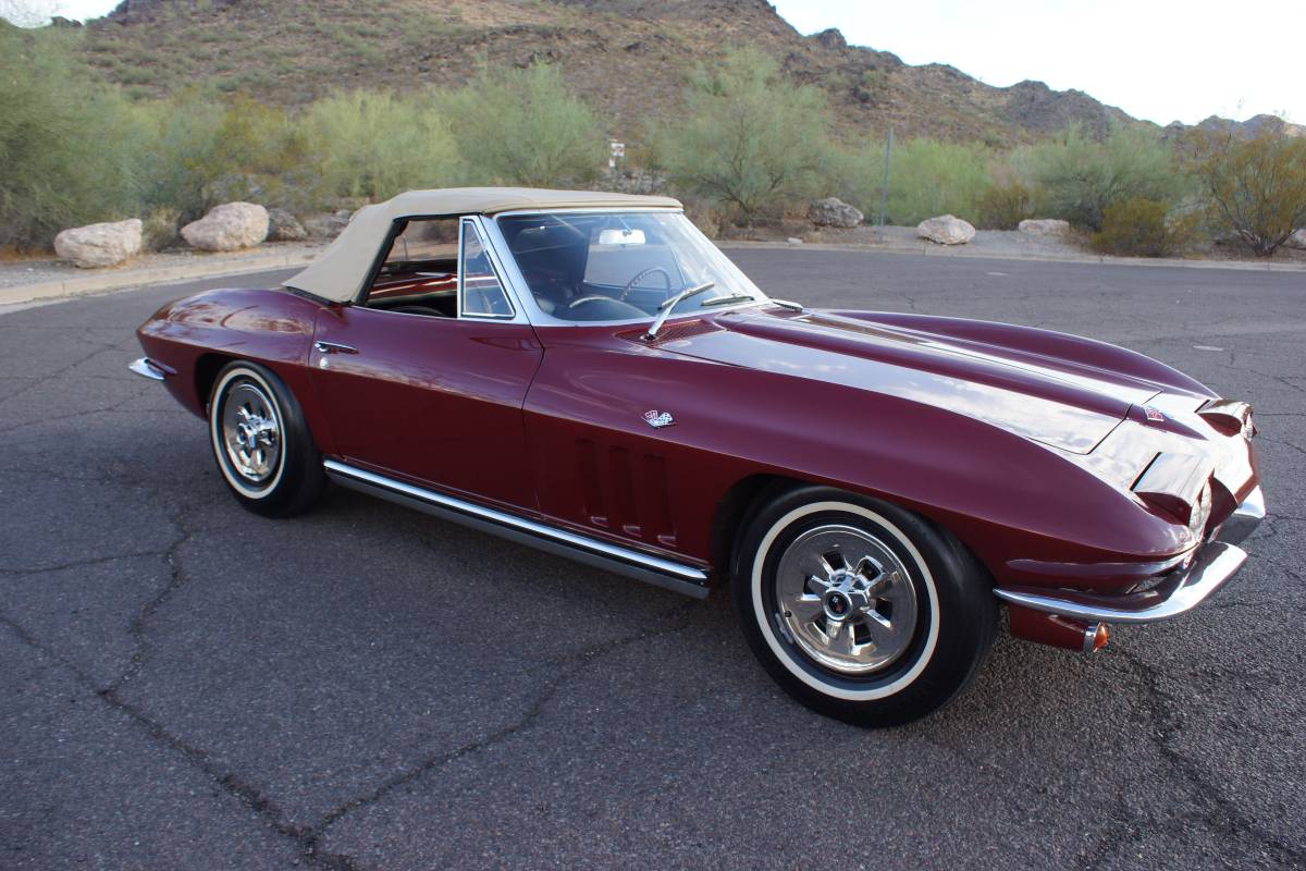 Chevrolet-Corvette-stingray-1965-12