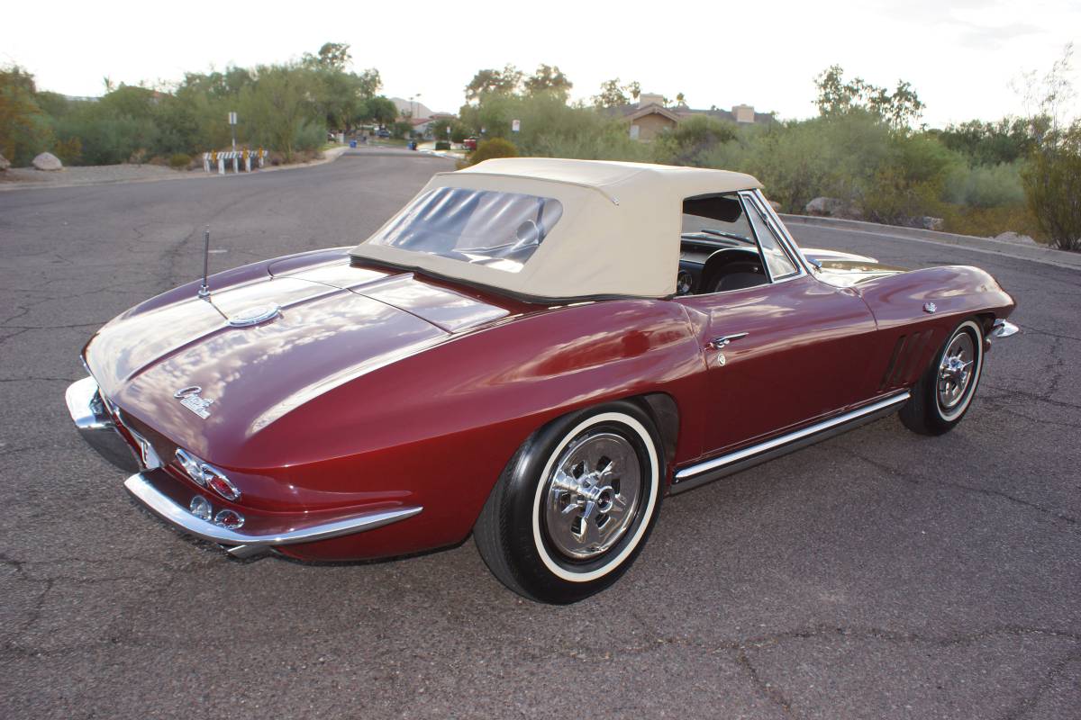 Chevrolet-Corvette-stingray-1965-13