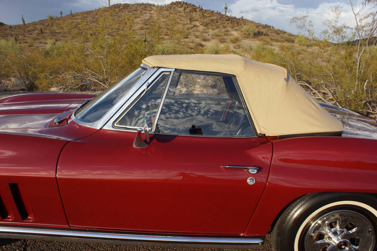 Chevrolet-Corvette-stingray-1965-16